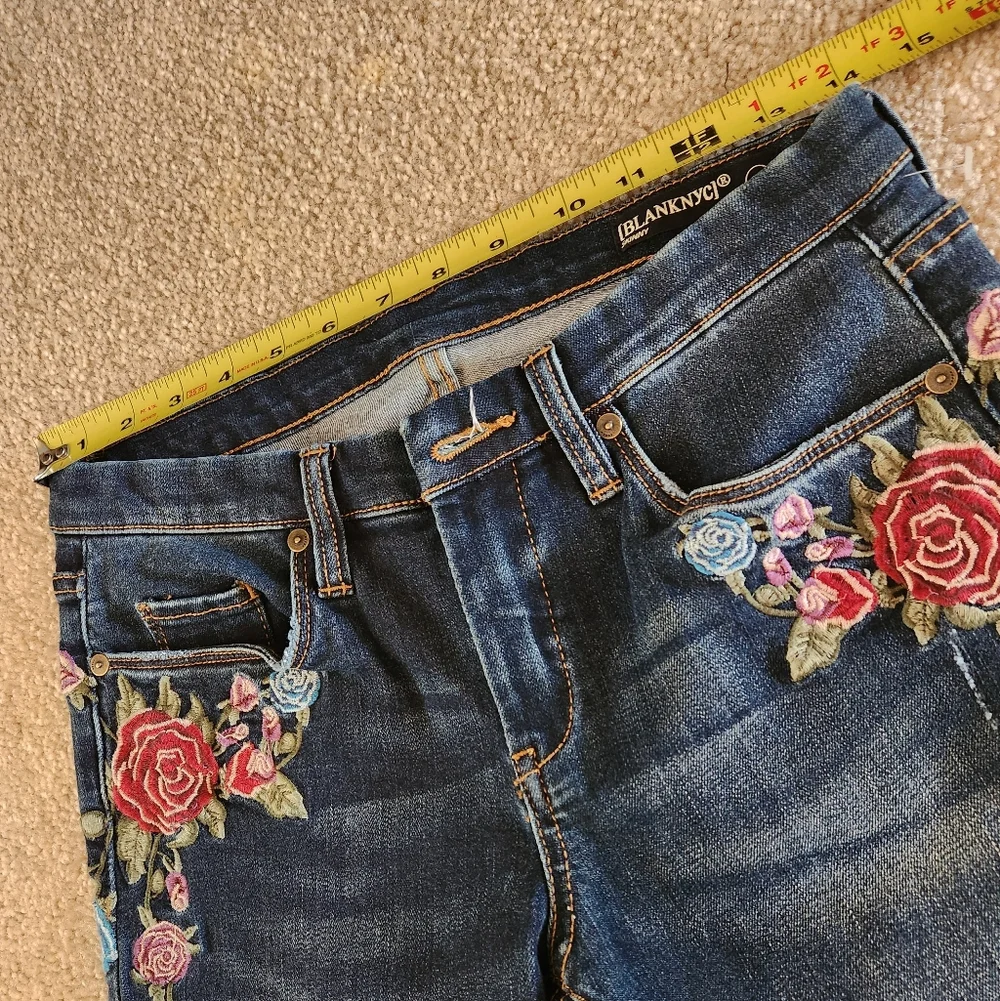 Embroidered Blue Jeans for Women - Picture 7 of 9